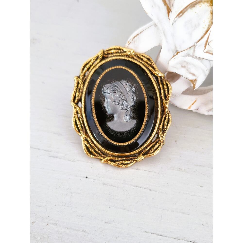 Vintage Gold tone Black Glass Cameo 2" Pin Brooch